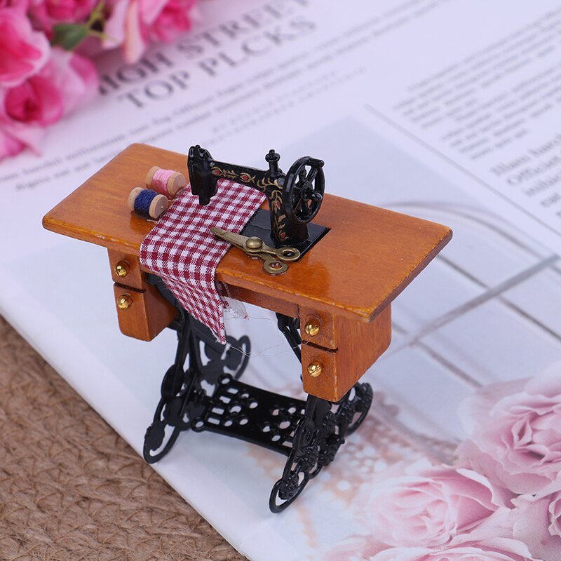 Wooden Dollhouse Sewing Machine With Cloth